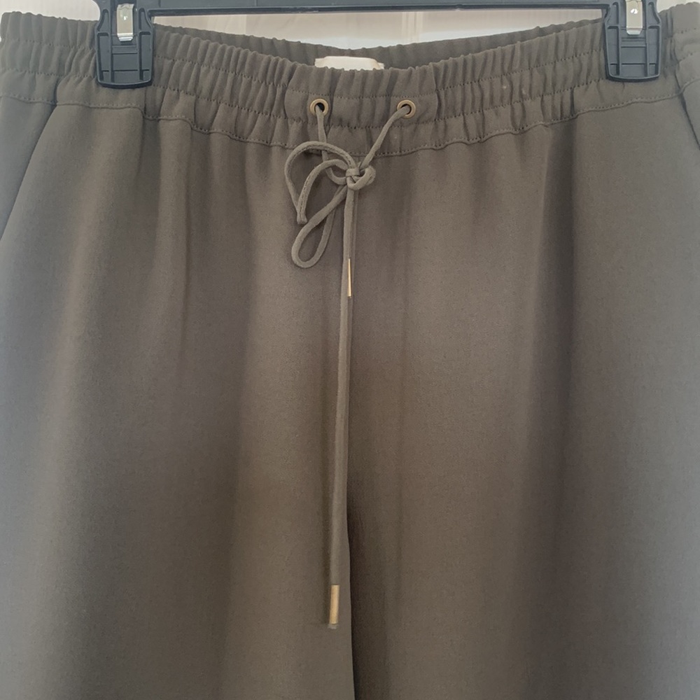 Wilfred Free Joggers Size M, Color Army Green - image 4